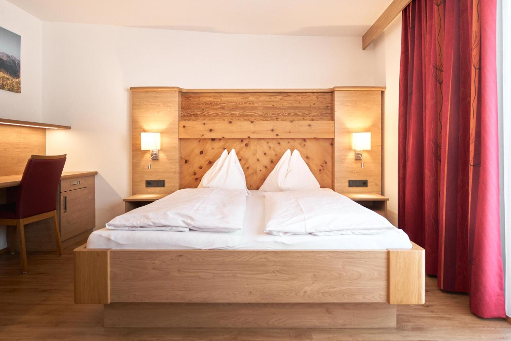 Pension Vier Jahreszeiten Saalbach-Hinterglemm Exterior photo